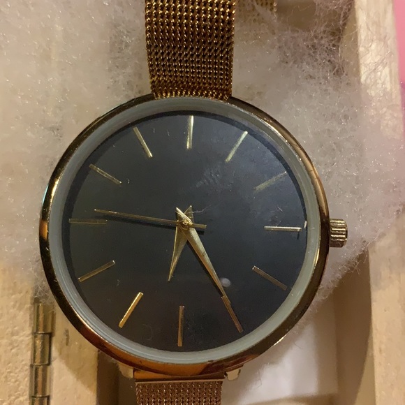 Watch - Picture 2 of 3